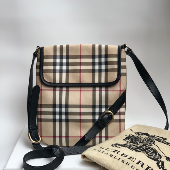 Burberry Handbags - BURBERRY messenger crossbody bag
